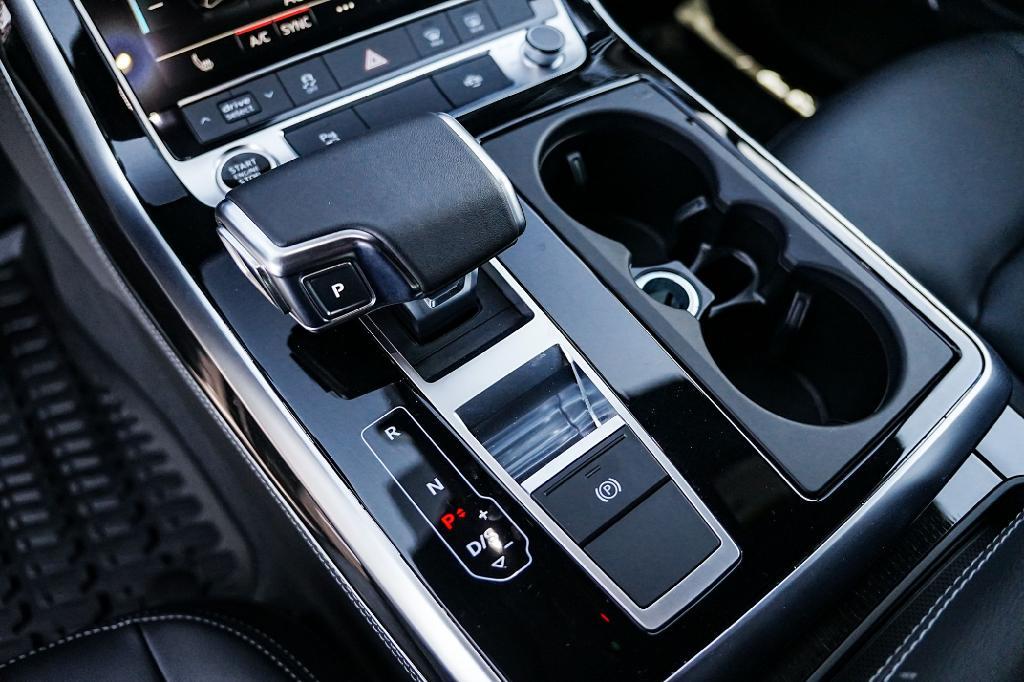 used 2025 Audi Q7 car, priced at $58,172