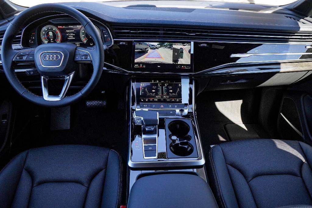 new 2025 Audi Q7 car, priced at $68,650