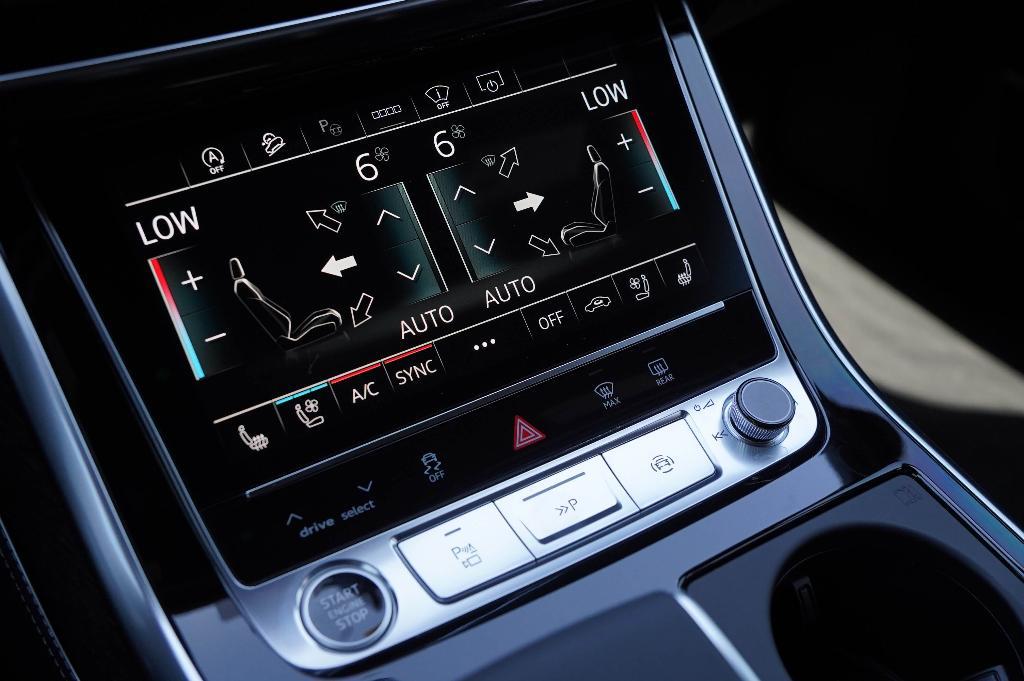 new 2025 Audi Q7 car, priced at $82,395
