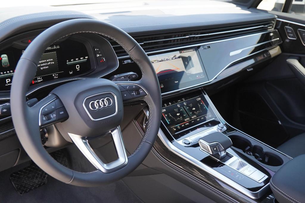 new 2025 Audi Q7 car, priced at $82,395