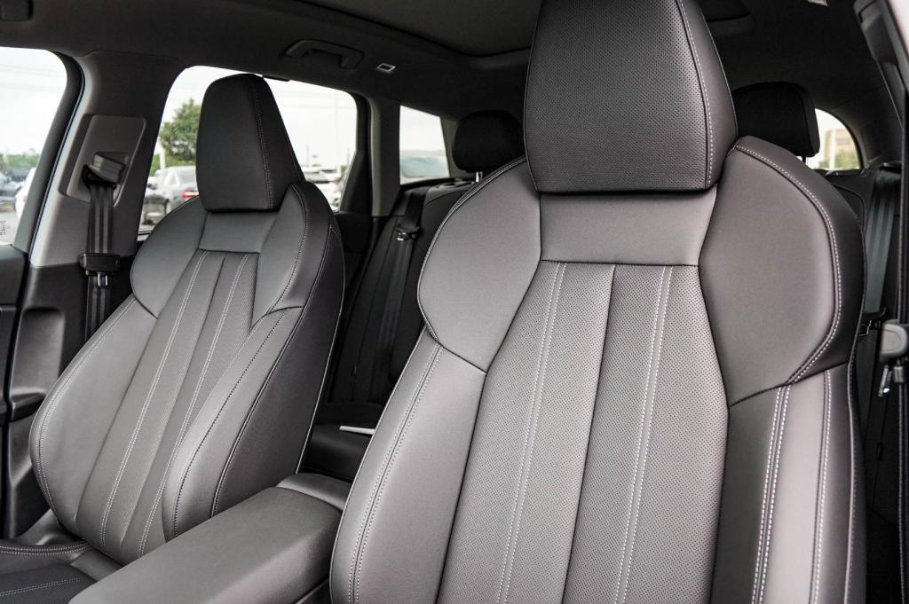 new 2025 Audi Q6 e-tron car, priced at $71,962