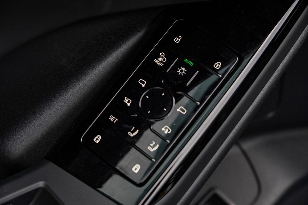 new 2025 Audi Q6 e-tron car, priced at $71,962
