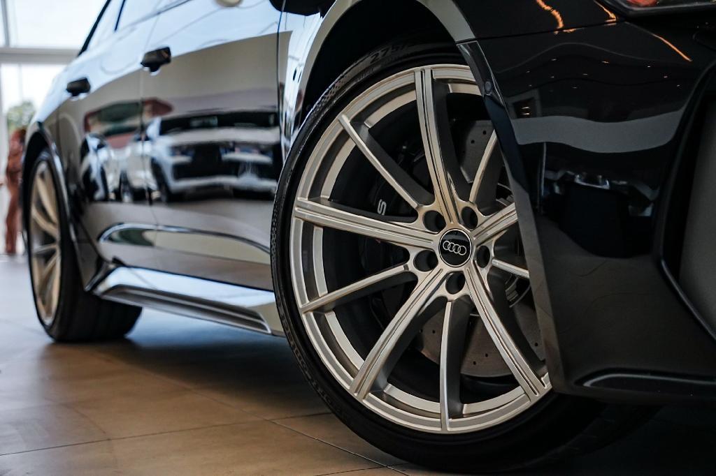 new 2026 Audi RS 6 Avant car, priced at $135,715