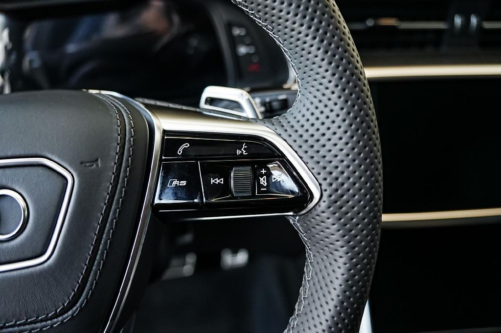 new 2026 Audi RS 6 Avant car, priced at $135,715