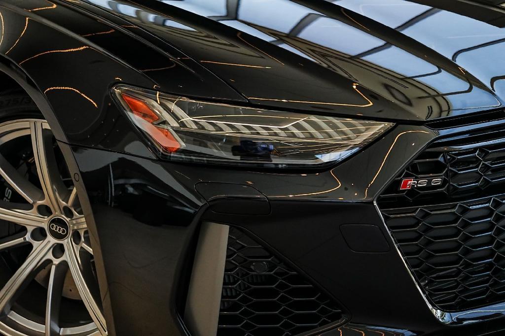 new 2026 Audi RS 6 Avant car, priced at $135,715