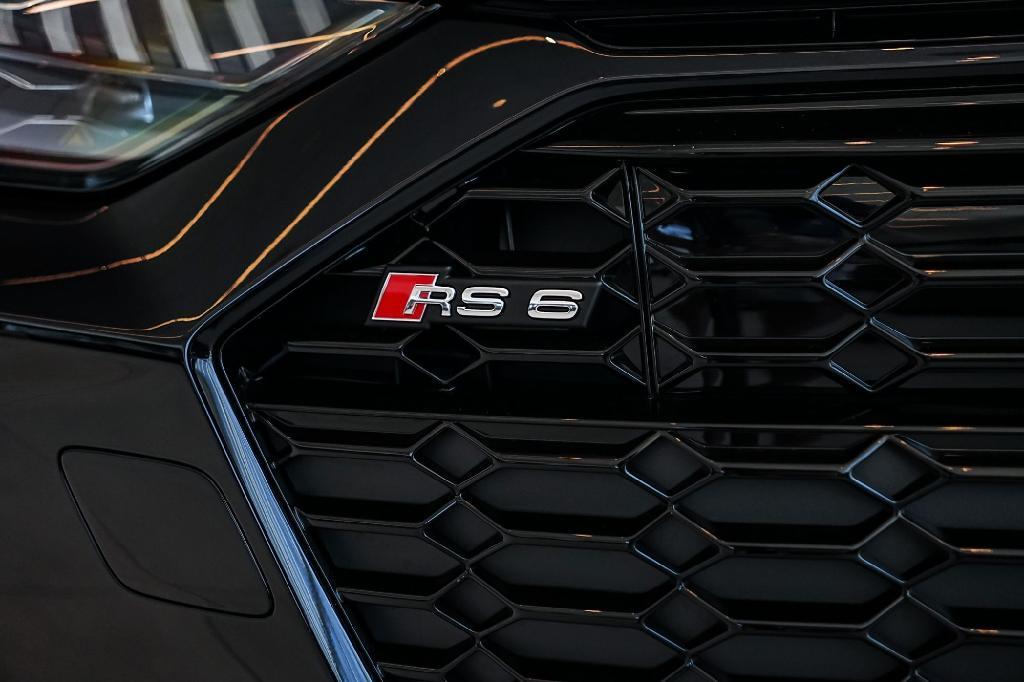 new 2026 Audi RS 6 Avant car, priced at $135,715