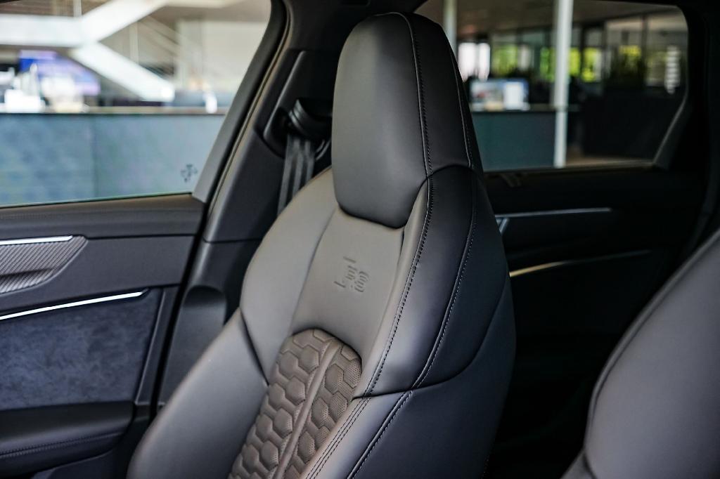 new 2026 Audi RS 6 Avant car, priced at $135,715