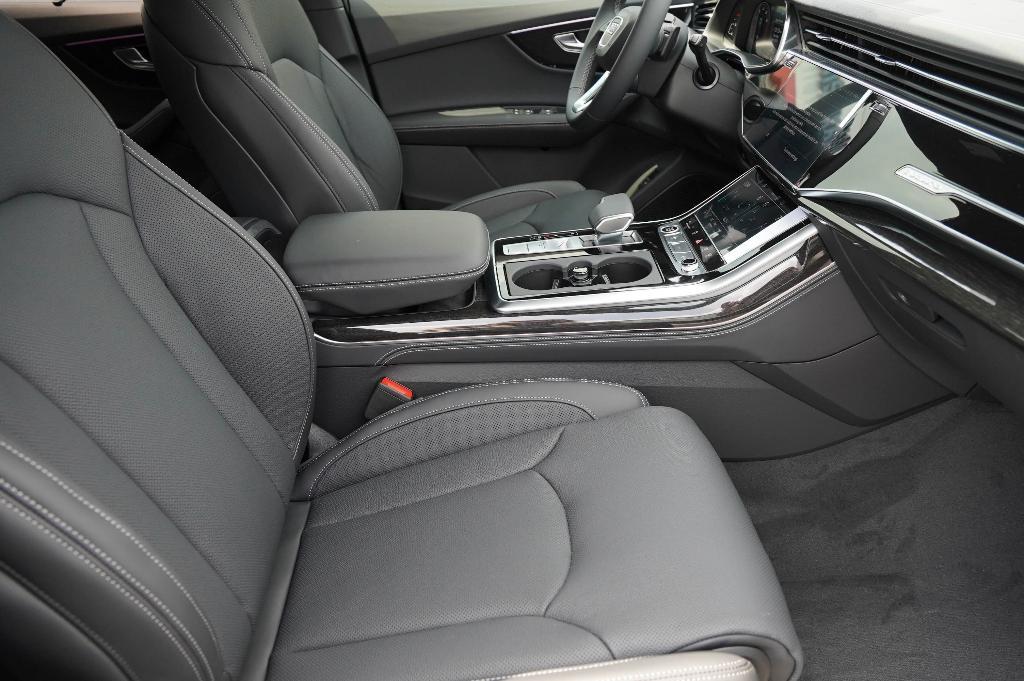 new 2025 Audi Q7 car, priced at $82,250