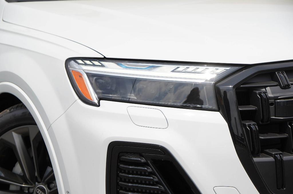 new 2025 Audi Q7 car, priced at $82,250