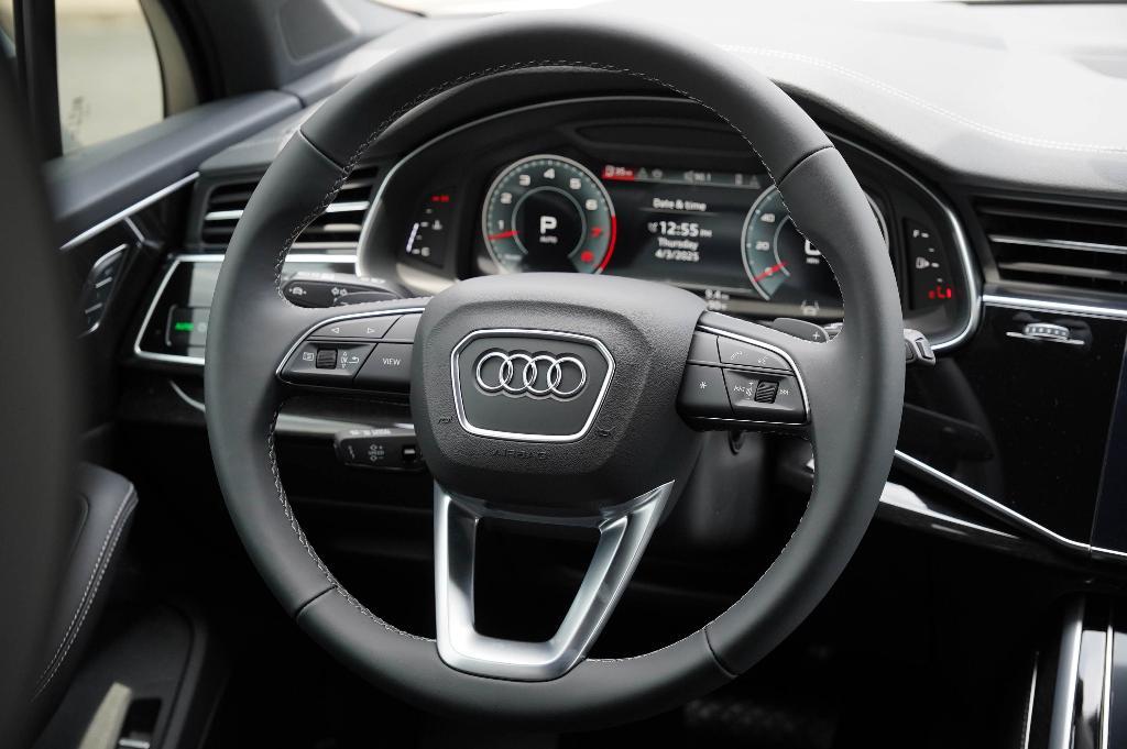 new 2025 Audi Q7 car, priced at $82,250