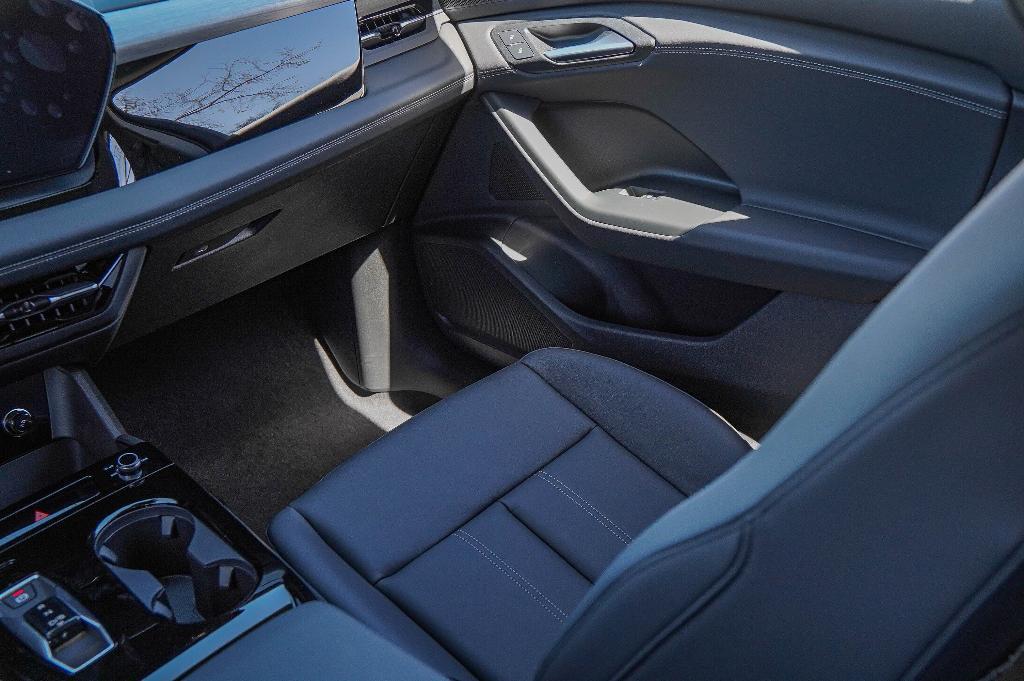 new 2025 Audi Q6 e-tron car, priced at $65,398