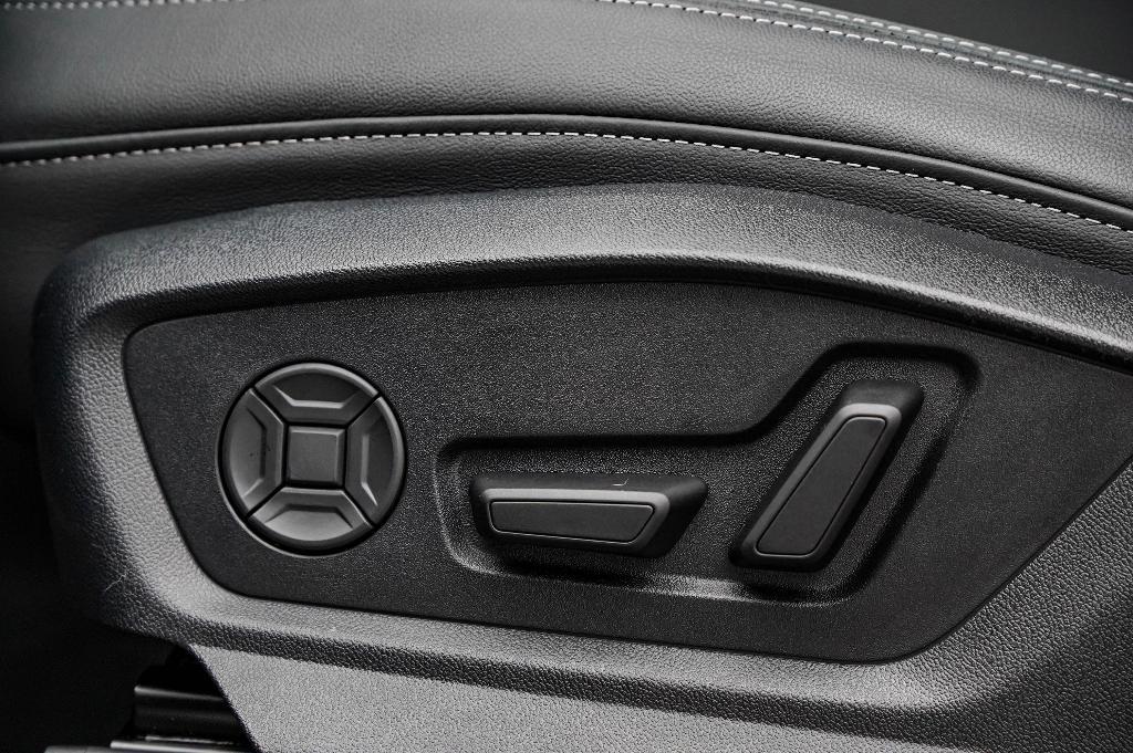 new 2025 Audi Q7 car, priced at $73,625