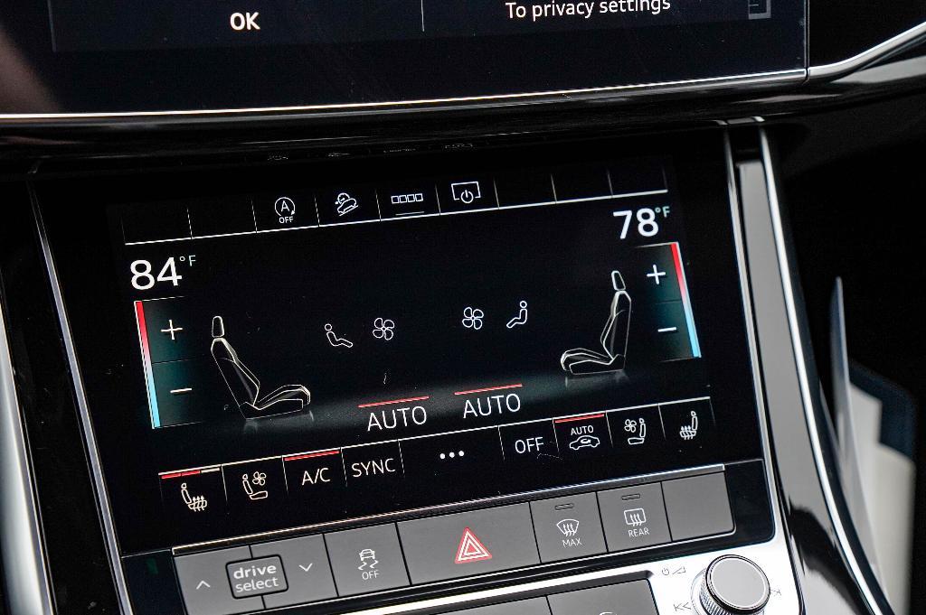 new 2025 Audi Q7 car, priced at $73,625