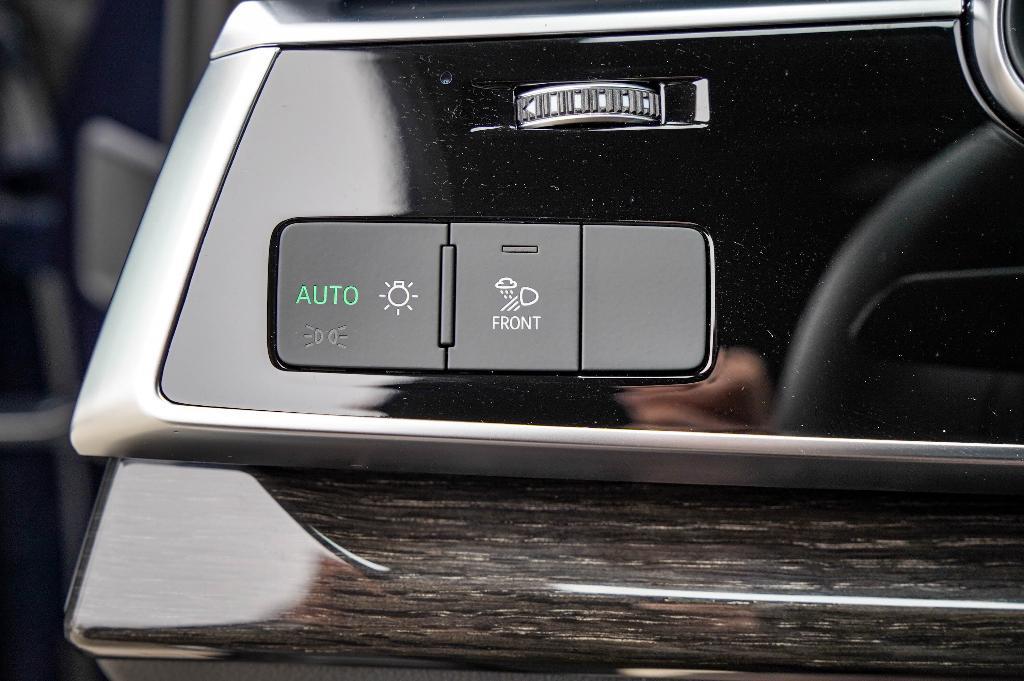 new 2025 Audi Q7 car, priced at $73,625