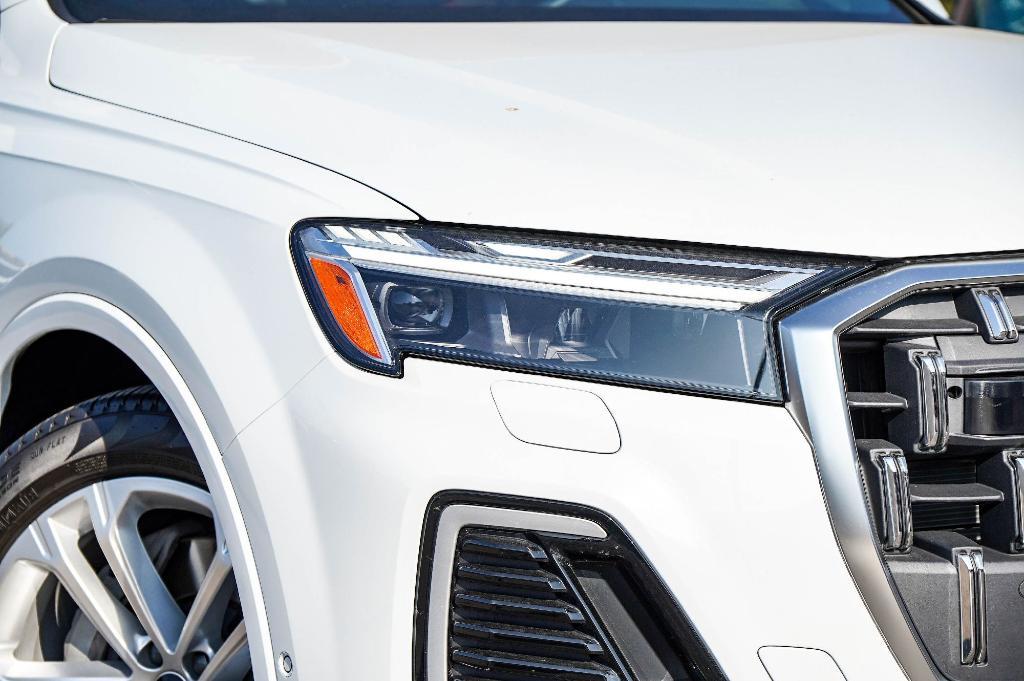 used 2025 Audi Q7 car, priced at $58,063