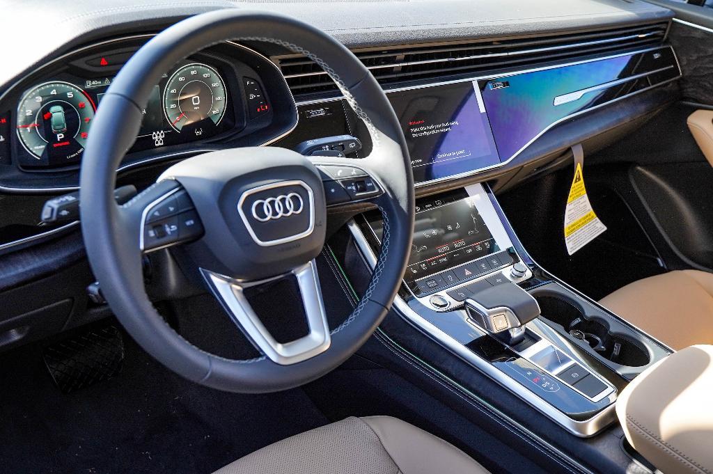 new 2025 Audi Q7 car, priced at $66,868