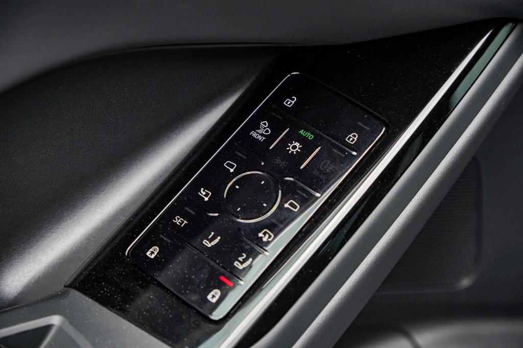 new 2025 Audi Q6 e-tron car, priced at $76,750
