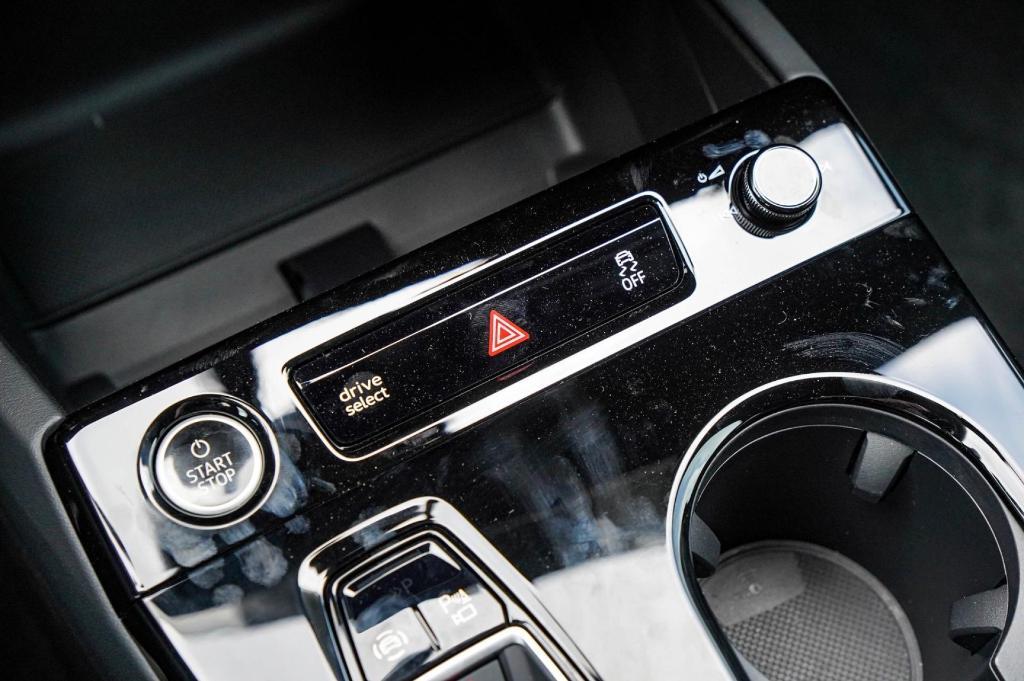 new 2025 Audi Q6 e-tron car, priced at $76,750