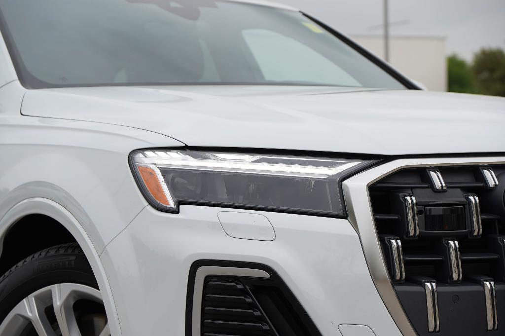 used 2025 Audi Q7 car, priced at $57,341