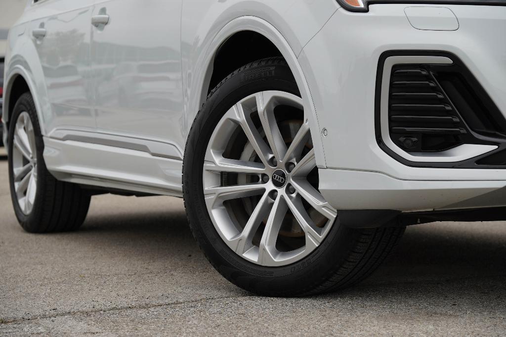 used 2025 Audi Q7 car, priced at $57,341