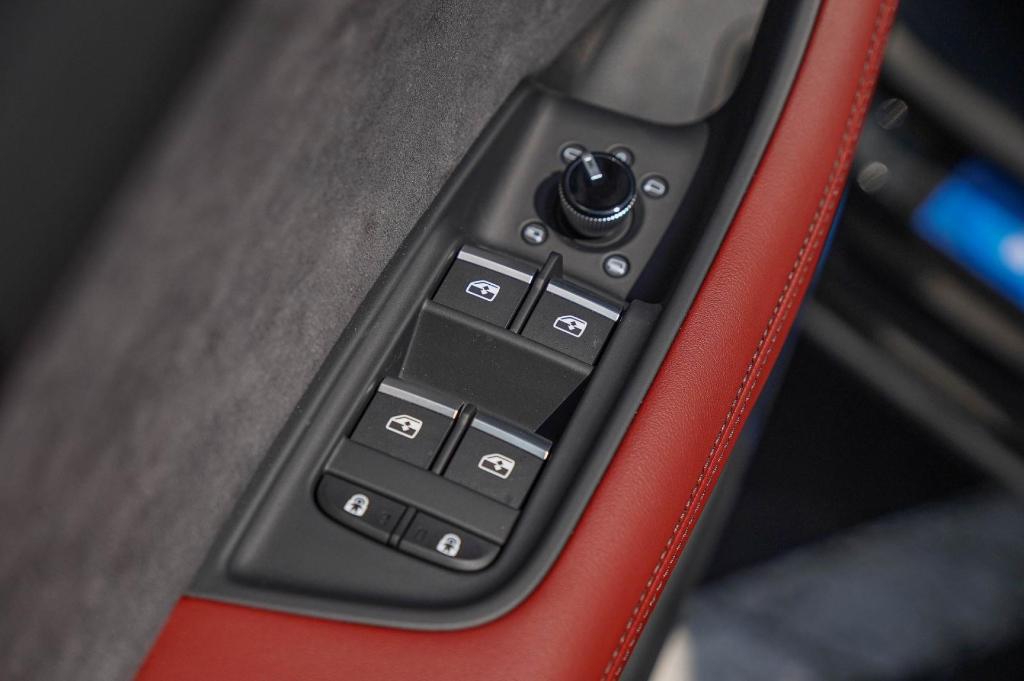 new 2025 Audi SQ8 car, priced at $115,195