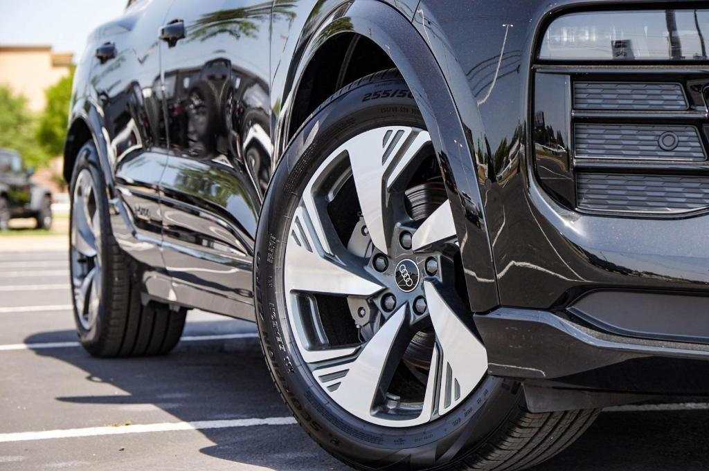 new 2025 Audi Q6 e-tron car, priced at $77,425