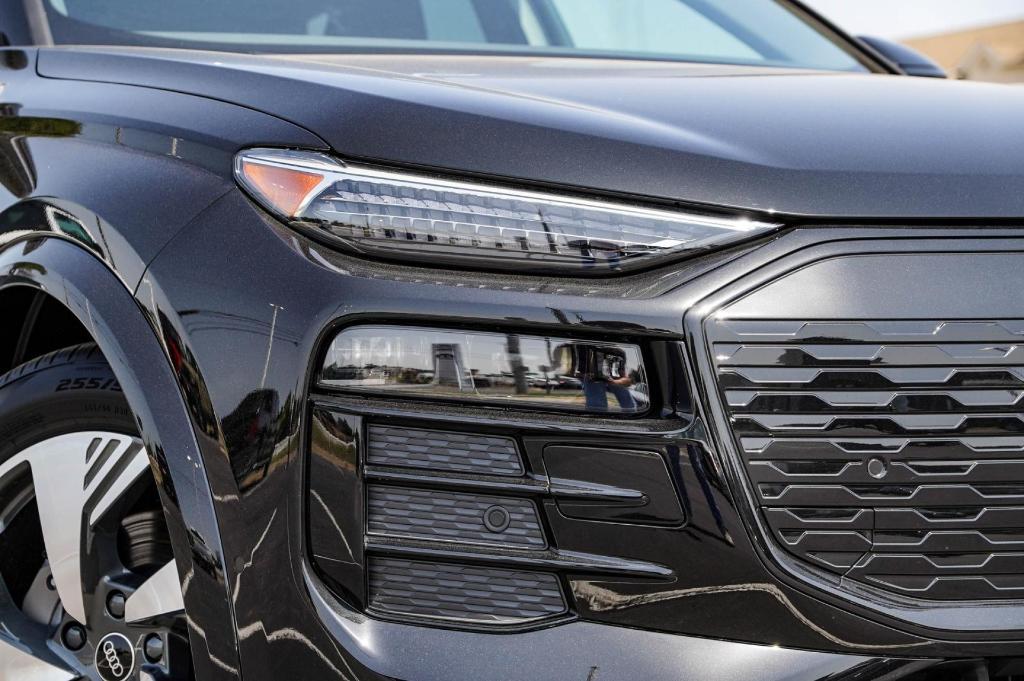 new 2025 Audi Q6 e-tron car, priced at $77,425