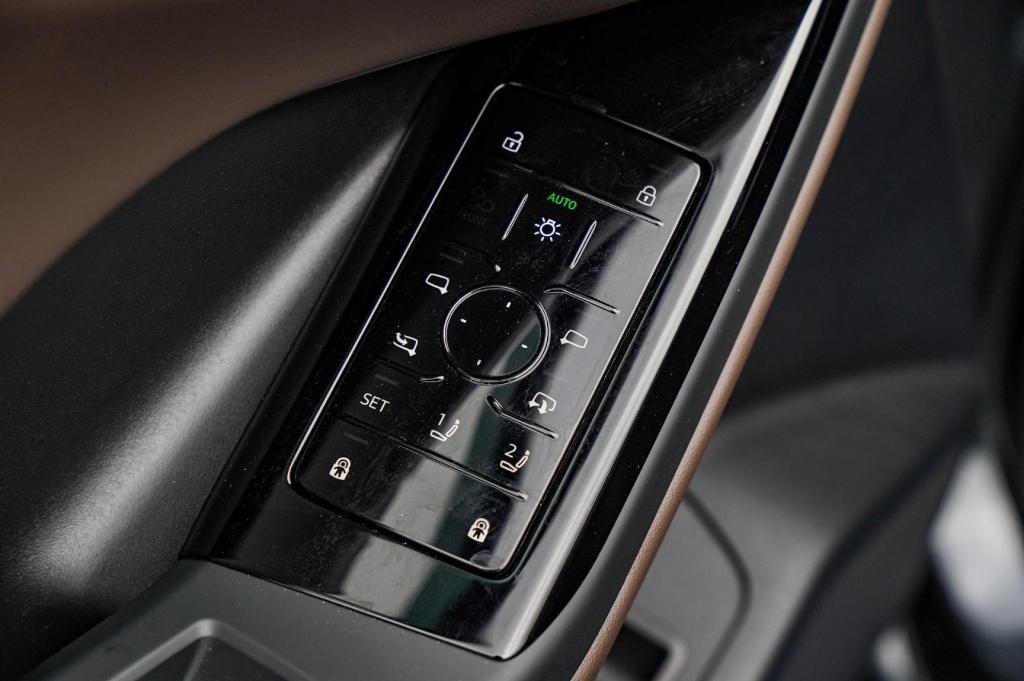 new 2025 Audi Q6 e-tron car, priced at $66,913
