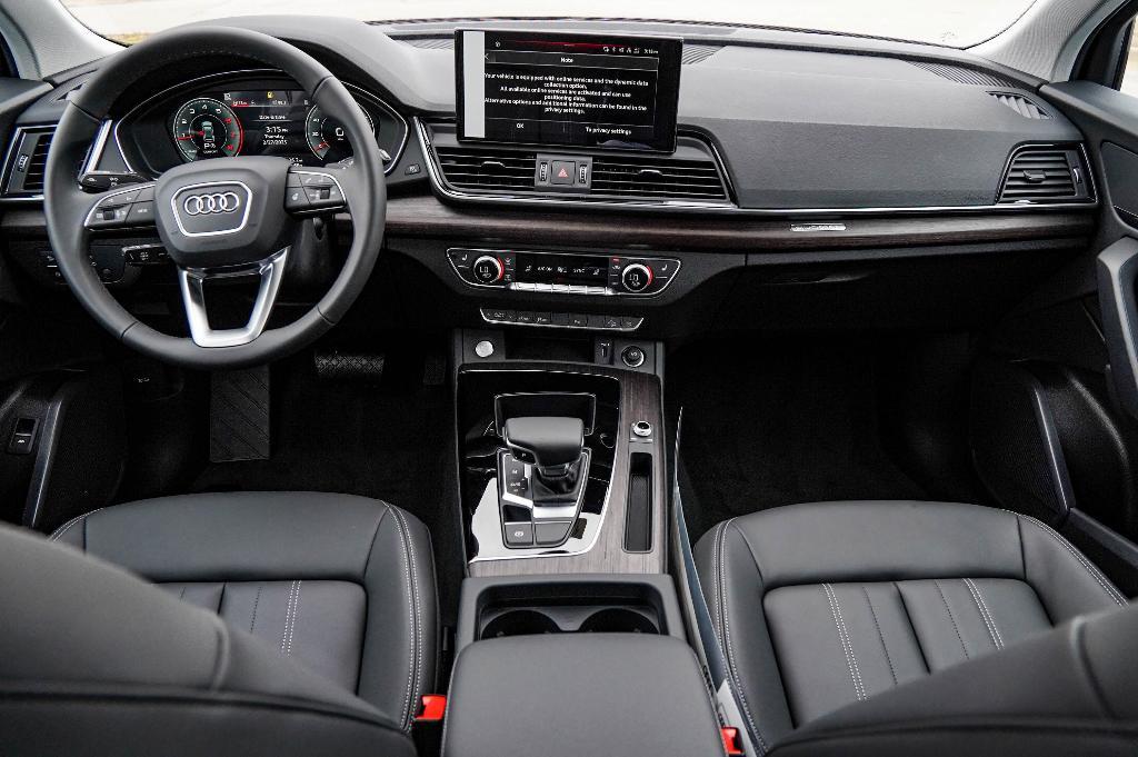 new 2025 Audi Q5 car, priced at $43,172