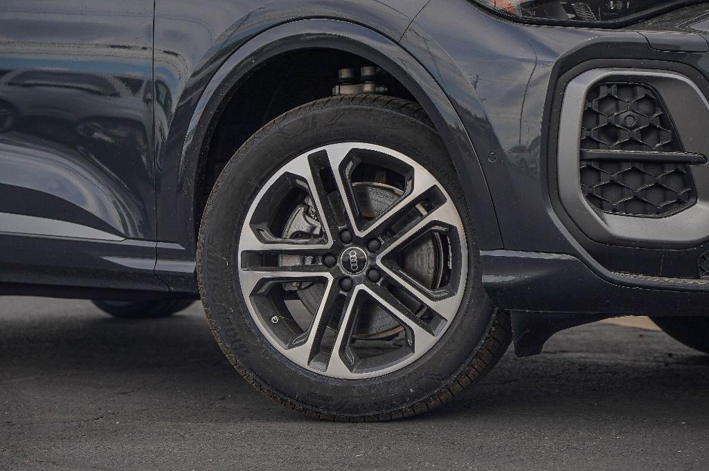 new 2025 Audi Q5 car, priced at $55,193