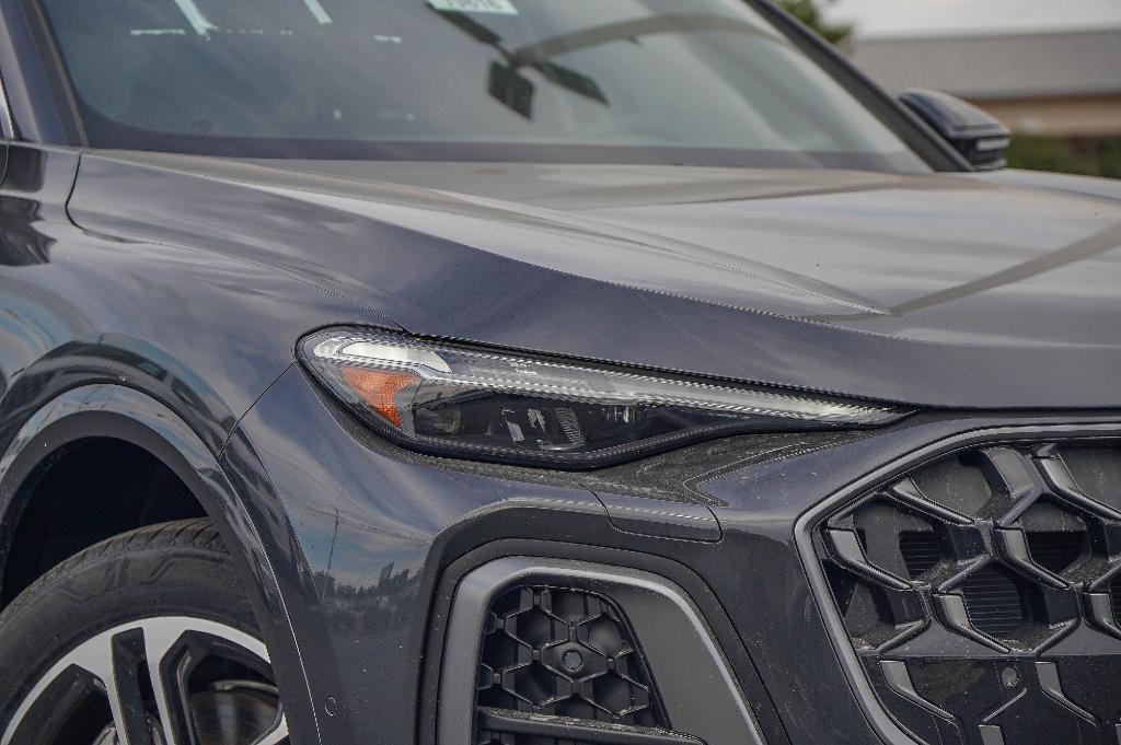new 2025 Audi Q5 car, priced at $55,193
