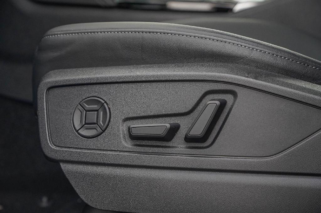 new 2025 Audi Q5 car, priced at $55,193