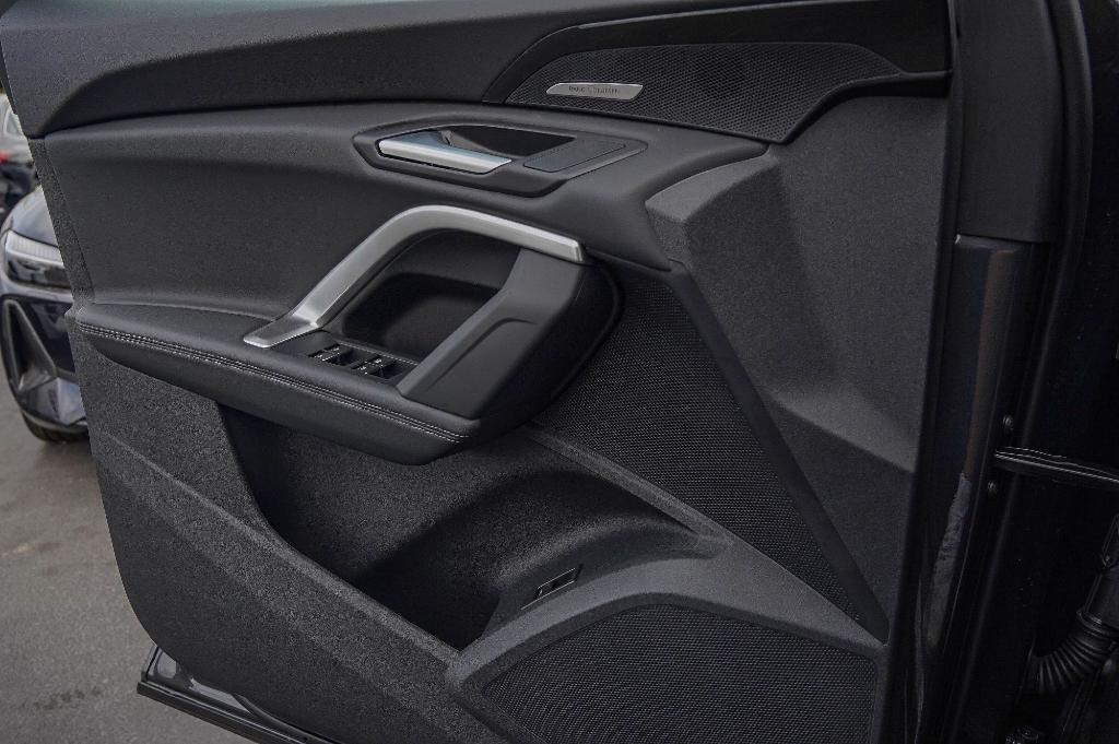 new 2025 Audi Q5 car, priced at $55,193