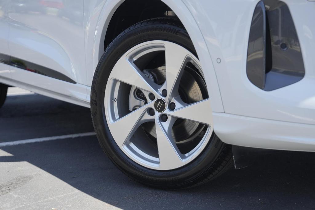 new 2025 Audi Q5 car, priced at $57,009