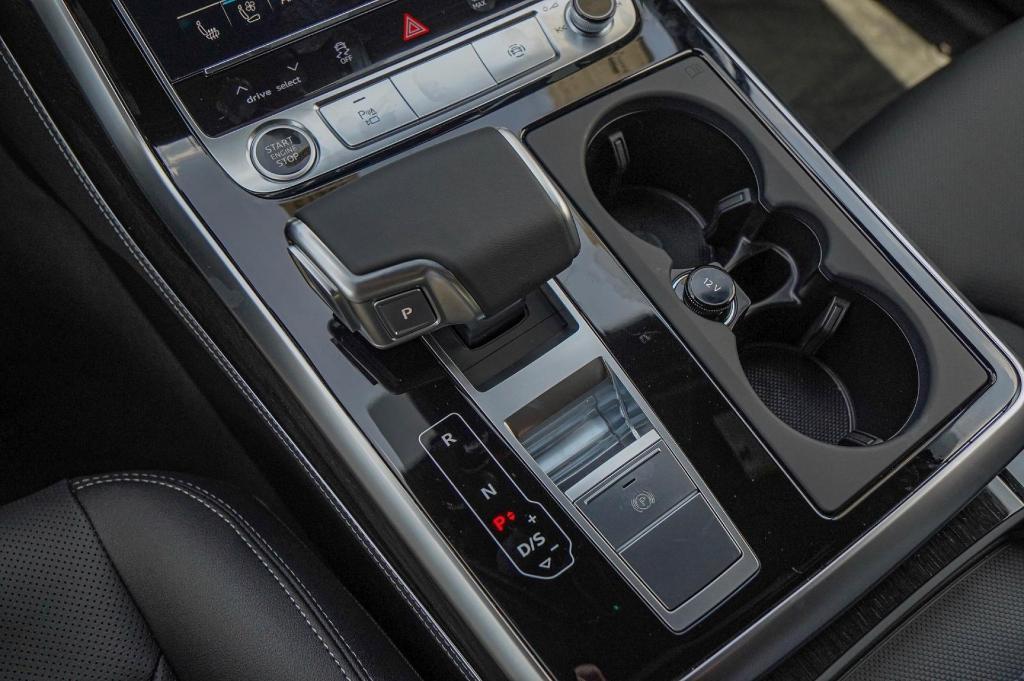 new 2025 Audi Q7 car, priced at $65,754