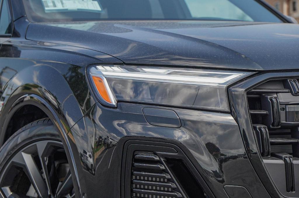 new 2025 Audi Q7 car, priced at $65,754