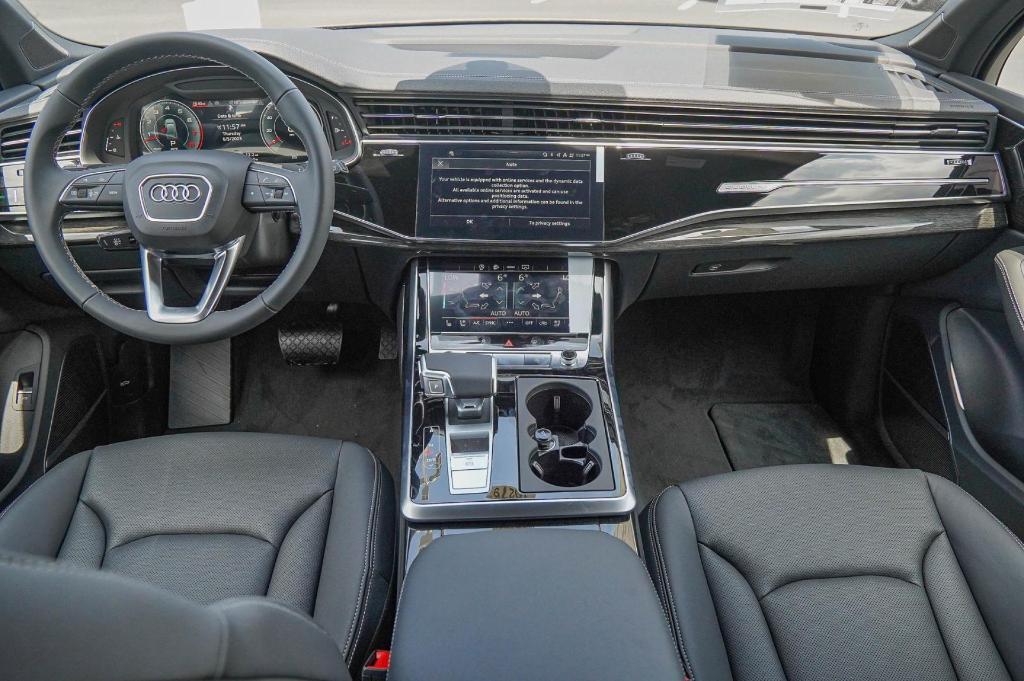 new 2025 Audi Q7 car, priced at $65,754