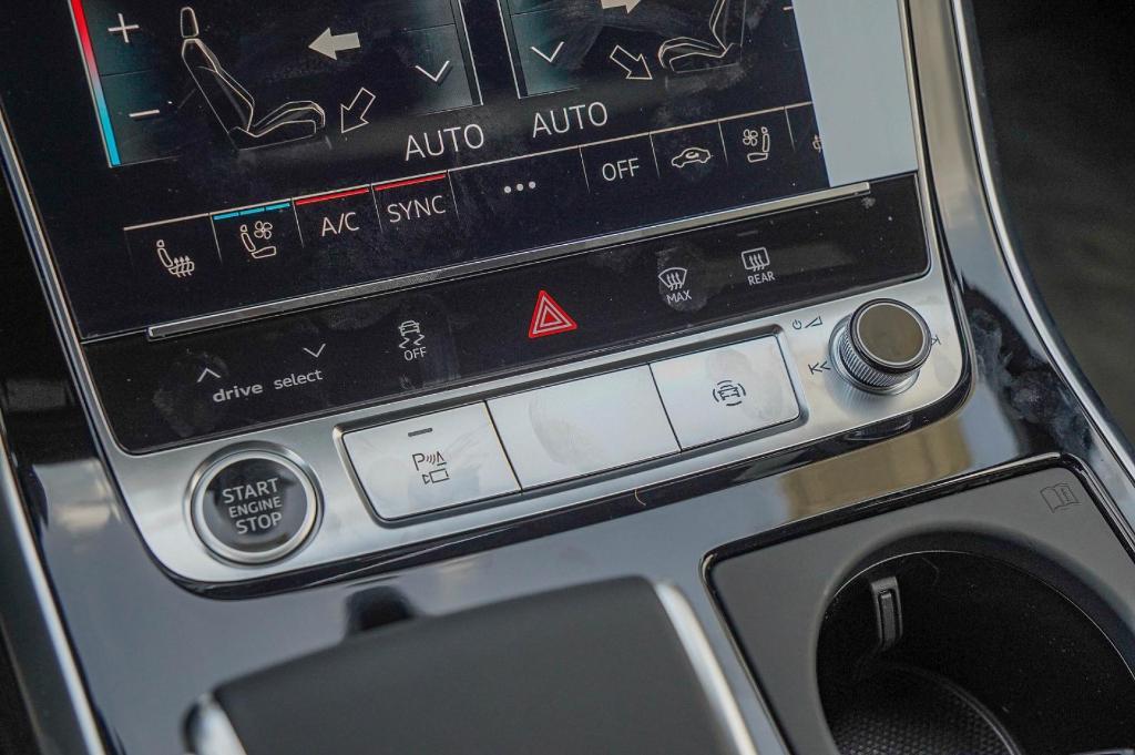 new 2025 Audi Q7 car, priced at $65,754