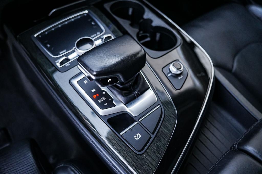 used 2019 Audi Q7 car, priced at $19,695