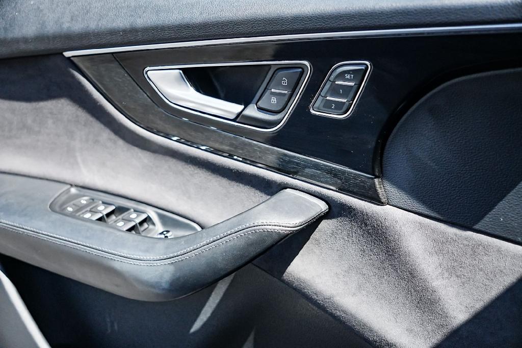 used 2019 Audi Q7 car, priced at $19,695