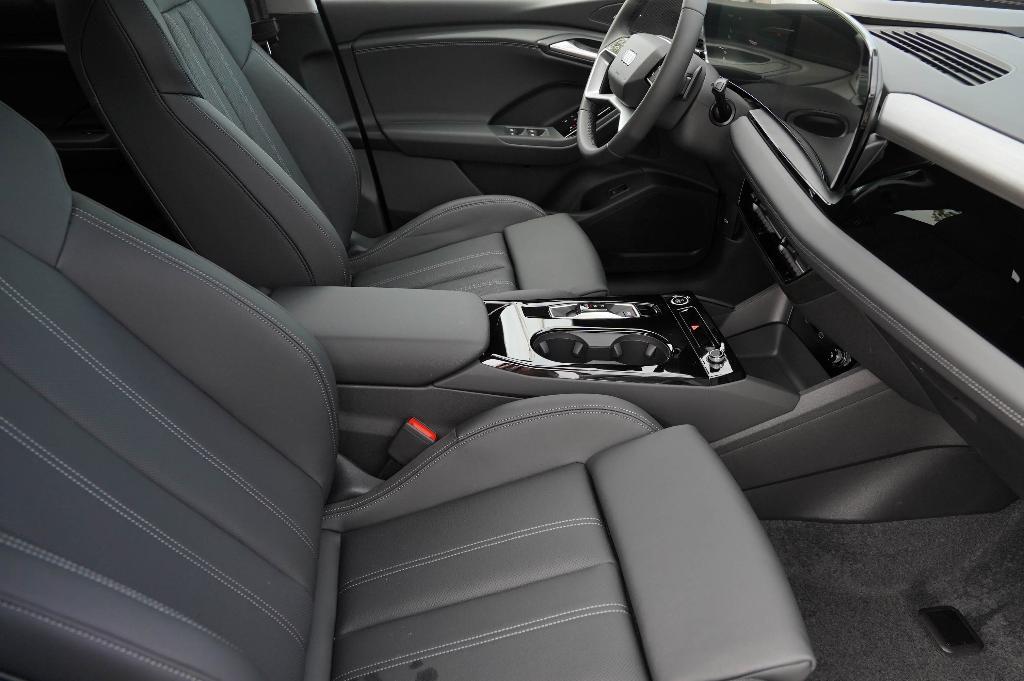new 2025 Audi Q6 e-tron car, priced at $72,532