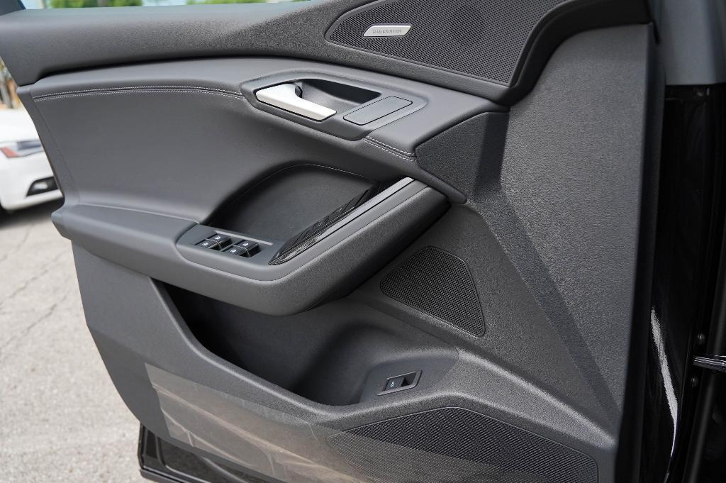 new 2025 Audi Q6 e-tron car, priced at $72,532