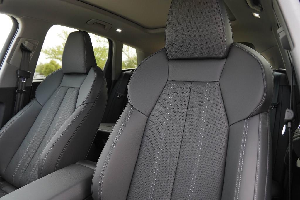 new 2025 Audi Q6 e-tron car, priced at $72,532