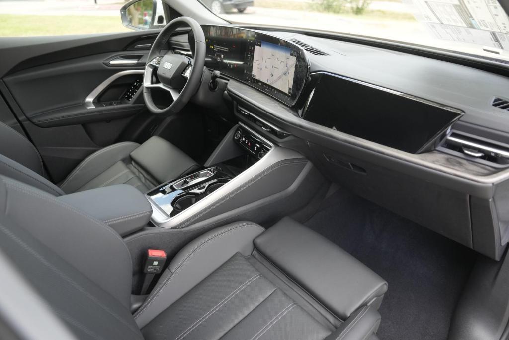 new 2025 Audi Q5 car, priced at $58,627