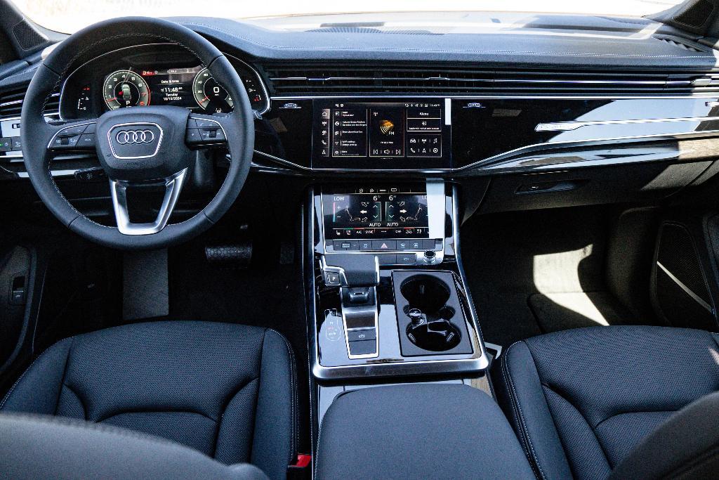 new 2025 Audi Q7 car, priced at $70,010