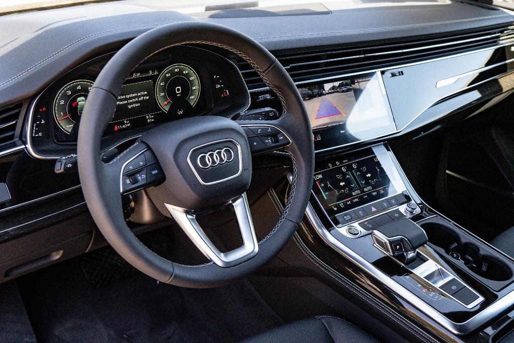 new 2025 Audi Q7 car, priced at $70,010