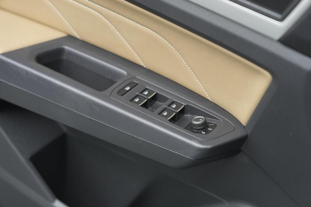 used 2021 Volkswagen Atlas Cross Sport car, priced at $22,017