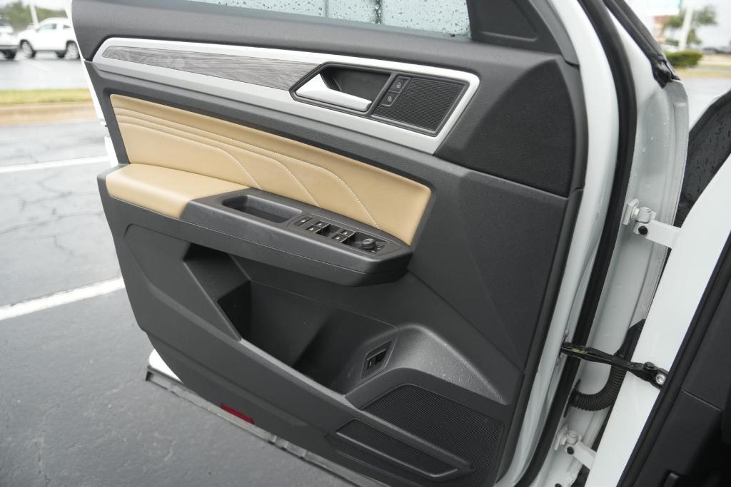 used 2021 Volkswagen Atlas Cross Sport car, priced at $22,017