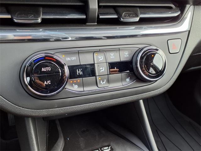 new 2025 Buick Envista car, priced at $26,407