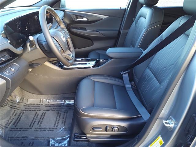 new 2025 Buick Envista car, priced at $30,500